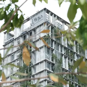 Lloyd's Hotel